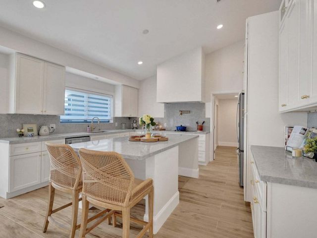 Продажа дома по адресу 1107 SE 13th Court - фото 6184487