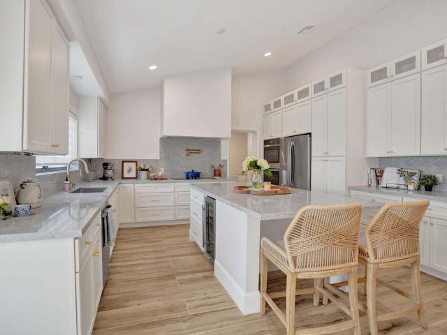 Продажа дома по адресу 1107 SE 13th Court - фото 6184489