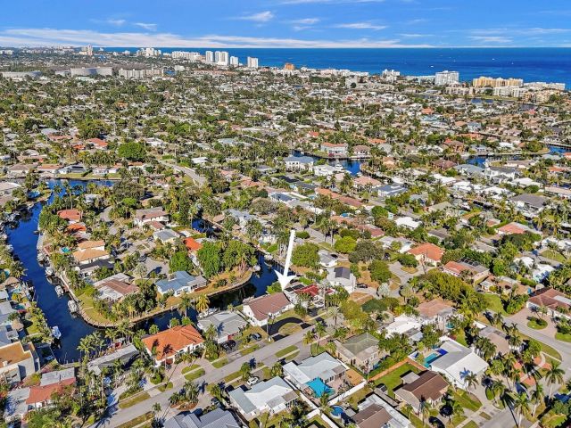 Продажа дома по адресу 1107 SE 13th Court - фото 6184490