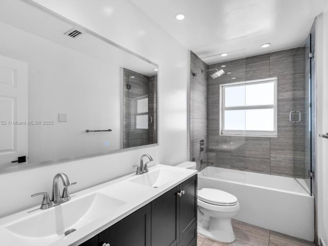 Дом в аренду по адресу 1540 SE 23rd Ave - - фото 6144028