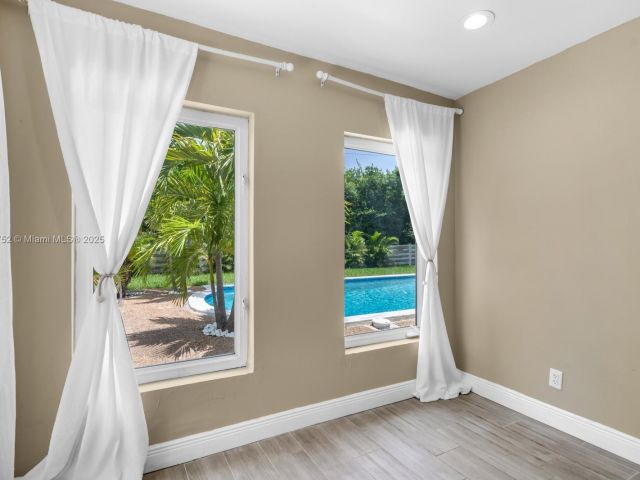 Дом в аренду по адресу 1540 SE 23rd Ave - - фото 6144029