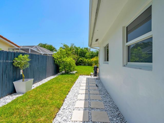 Дом в аренду по адресу 1540 SE 23rd Ave - - фото 6144033