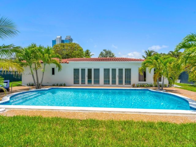 Дом в аренду по адресу 1540 SE 23rd Ave - - фото 6144038