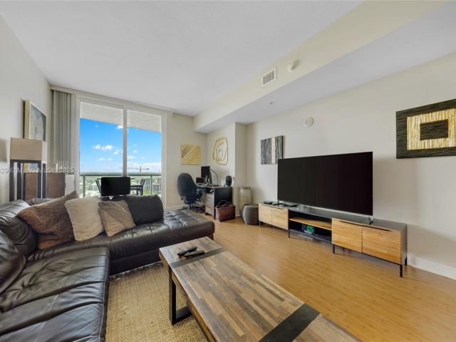 Продажа квартиры #1809 - фото 6173183