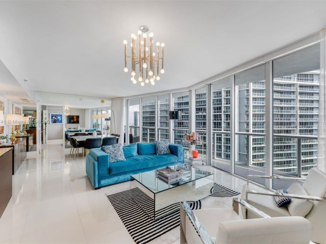 Продажа квартиры #3604 - фото 6146799