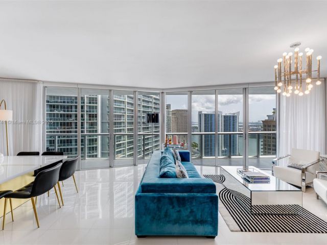 Продажа квартиры #3604 - фото 6146800