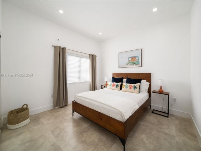 Продажа дома по адресу 95 NW 52nd St - фото 6168649