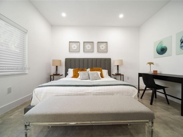 Продажа дома по адресу 95 NW 52nd St - фото 6168653