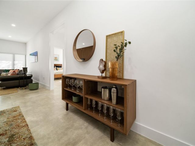 Продажа дома по адресу 95 NW 52nd St - фото 6168654