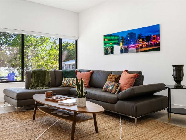 Продажа дома по адресу 95 NW 52nd St - фото 6168655