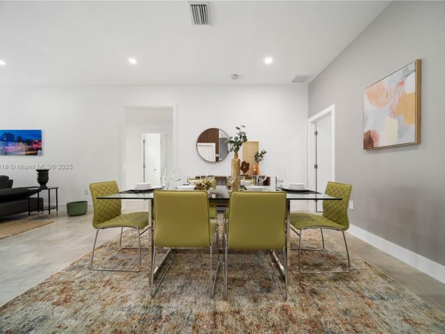 Продажа дома по адресу 95 NW 52nd St - фото 6168660