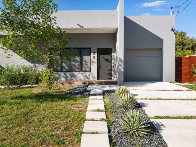 Продажа дома по адресу 95 NW 52nd St - фото 6168667