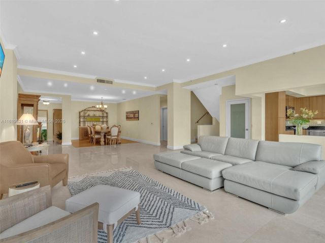 Продажа дома по адресу 16500 Collins Ave TH-10 - фото 6145258