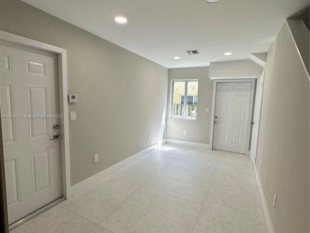 Дом в аренду по адресу 730 NW 2nd Ave 0 - фото 6145219