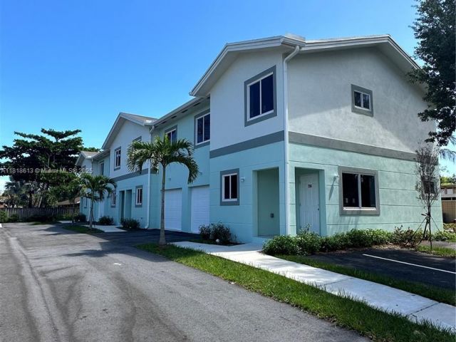 Дом в аренду по адресу 730 NW 2nd Ave 0 - фото 6145224