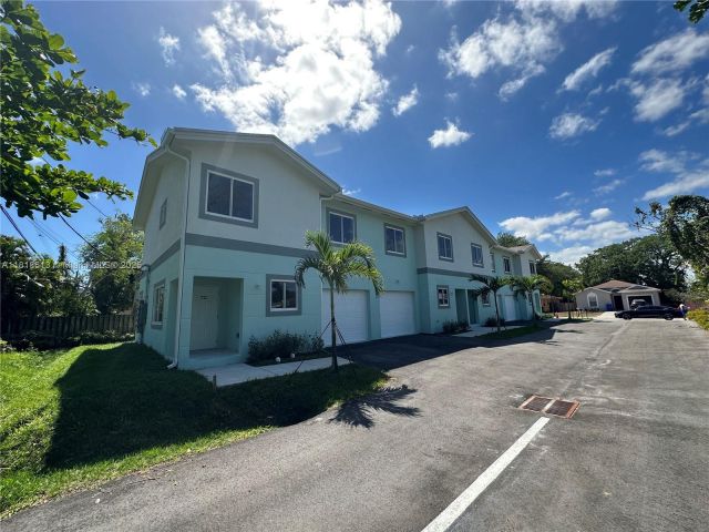 Дом в аренду по адресу 730 NW 2nd Ave 0 - фото 6145225