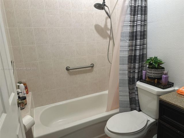 Продажа дома по адресу 16419 SW 84th St - фото 6236725