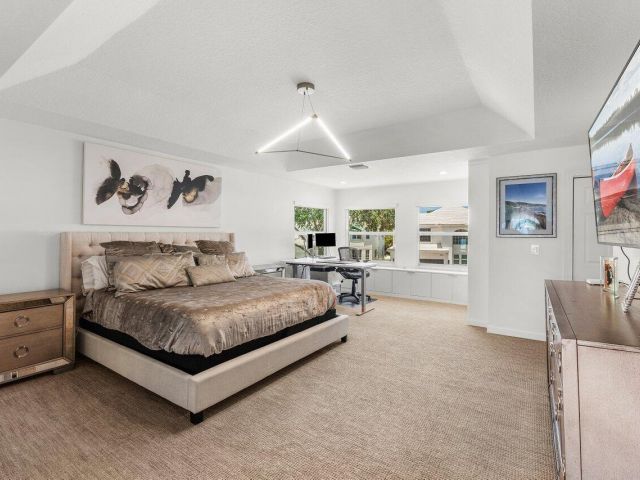 Продажа дома по адресу 5850 NW 42nd Terrace - фото 6145828