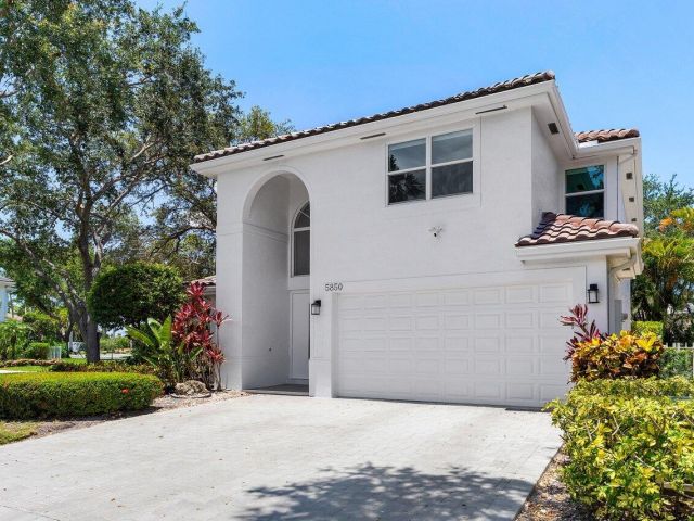 Продажа дома по адресу 5850 NW 42nd Terrace - фото 6145845