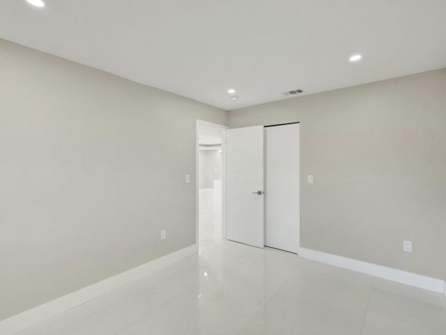 Продажа дома по адресу 3047 Arthur Ter - фото 6158987