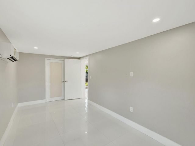 Продажа дома по адресу 3047 Arthur Ter - фото 6158991