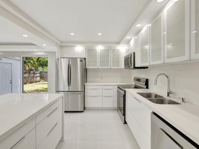 Продажа дома по адресу 3047 Arthur Ter - фото 6158997