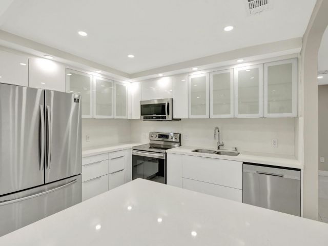 Продажа дома по адресу 3047 Arthur Ter - фото 6158999