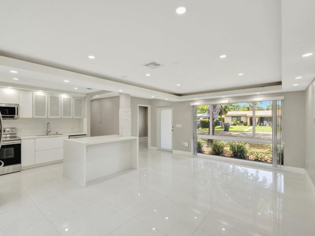 Продажа дома по адресу 3047 Arthur Ter - фото 6159001