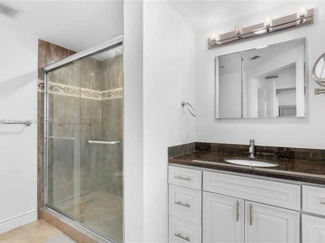 Продажа квартиры #718 - фото 6149048