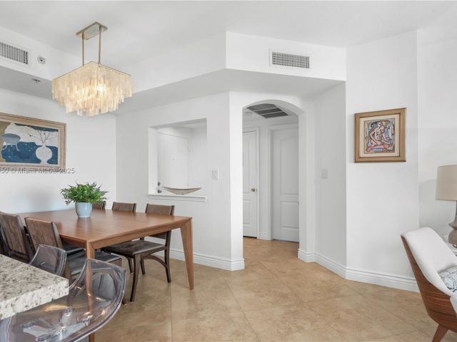 Продажа квартиры #718 - фото 6149054