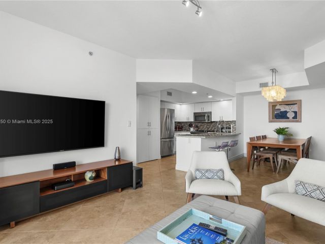 Продажа квартиры #718 - фото 6149056