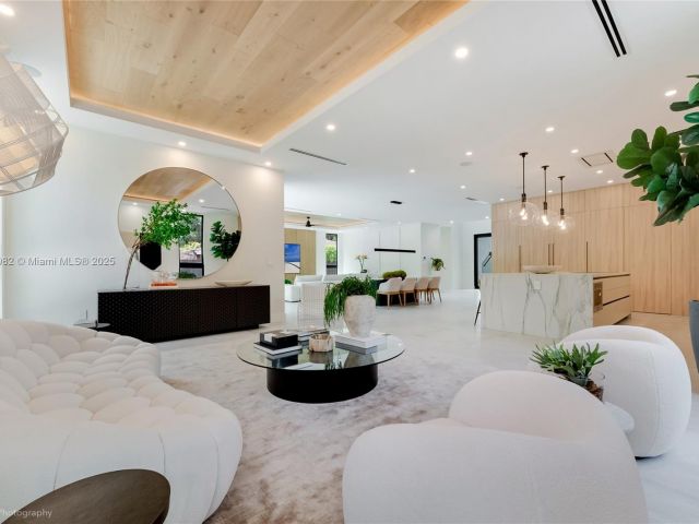 Продажа дома по адресу 4110 Park Ave - фото 6178520