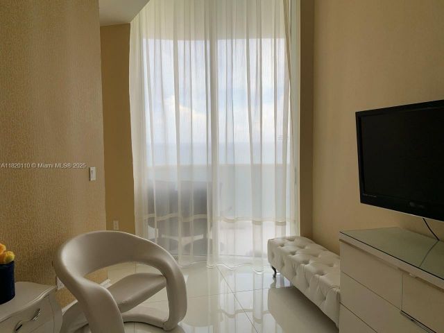 Квартира в аренду номер3203 - фото 6147952