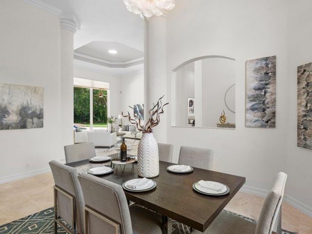 Продажа дома по адресу 16164 Bridlewood Circle - фото 6214779