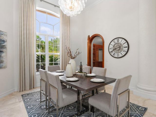 Продажа дома по адресу 16164 Bridlewood Circle - фото 6214780