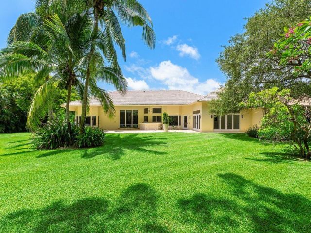 Продажа дома по адресу 16164 Bridlewood Circle - фото 6214787