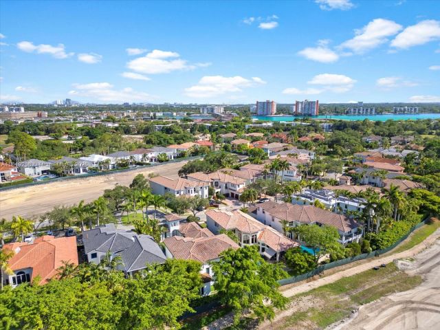 Продажа дома по адресу 19501 NE 14 CT - фото 6148710