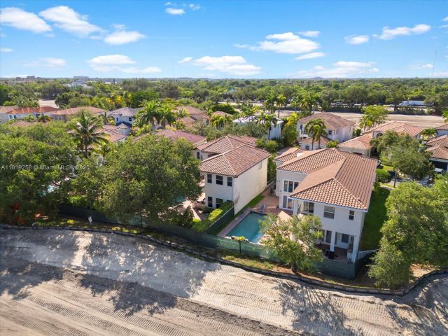 Продажа дома по адресу 19501 NE 14 CT - фото 6148713