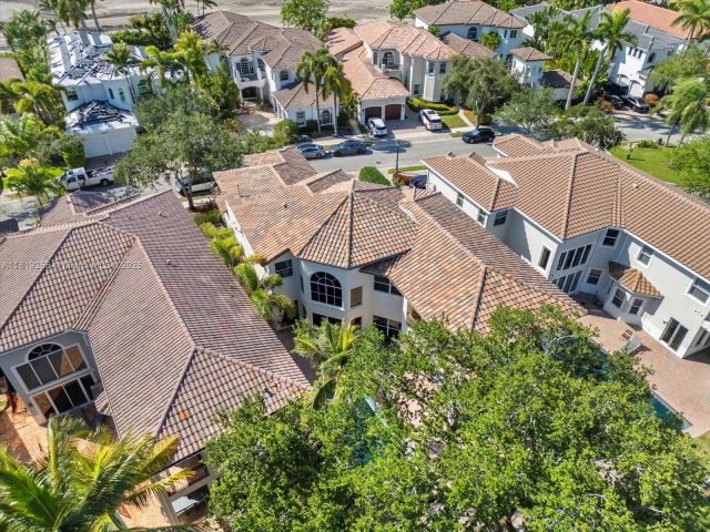 Продажа дома по адресу 19501 NE 14 CT - фото 6148715