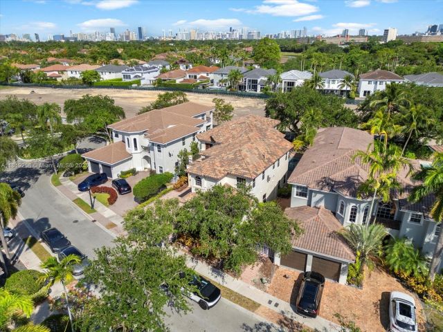 Продажа дома по адресу 19501 NE 14 CT - фото 6148716