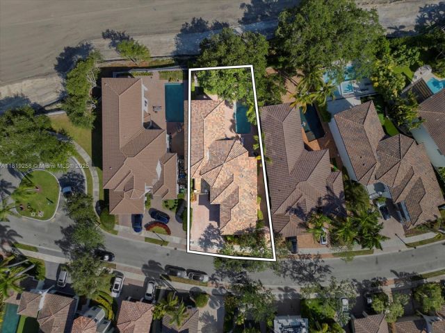 Продажа дома по адресу 19501 NE 14 CT - фото 6148723