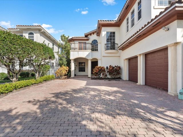 Продажа дома по адресу 19501 NE 14 CT - фото 6148725