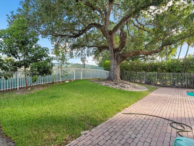 Продажа дома по адресу 19501 NE 14 CT - фото 6148726