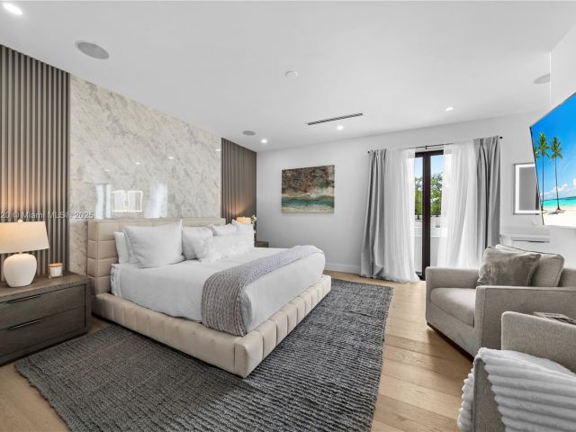 Дом в аренду по адресу 550 NW 42nd St - фото 6148318