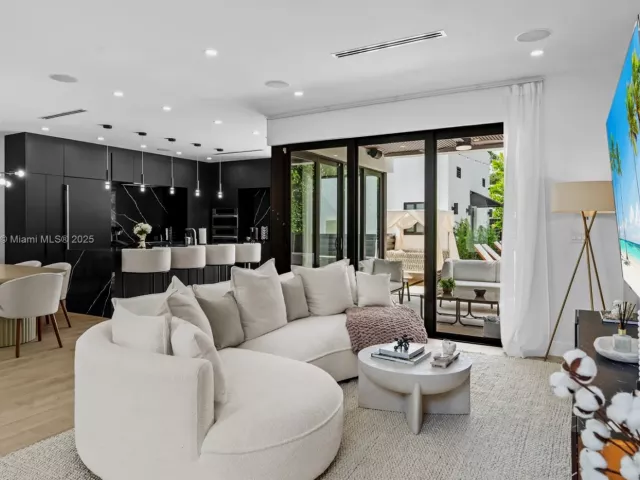 Дом в аренду по адресу 550 NW 42nd St - фото 6148324