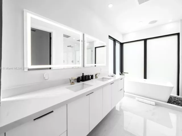 Дом в аренду по адресу 550 NW 42nd St - фото 6148311