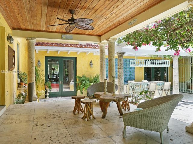 Продажа дома по адресу 2050 Alton Rd - фото 6147578