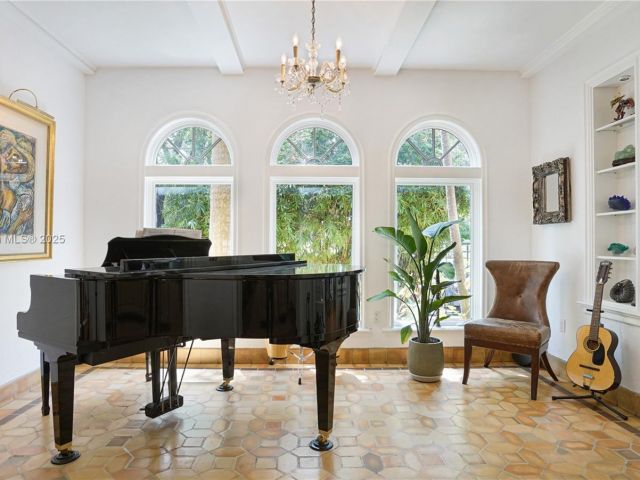 Продажа дома по адресу 2050 Alton Rd - фото 6147583