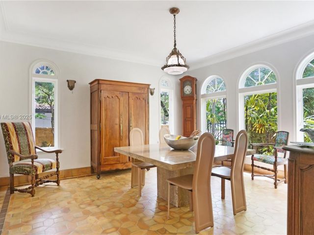 Продажа дома по адресу 2050 Alton Rd - фото 6147584