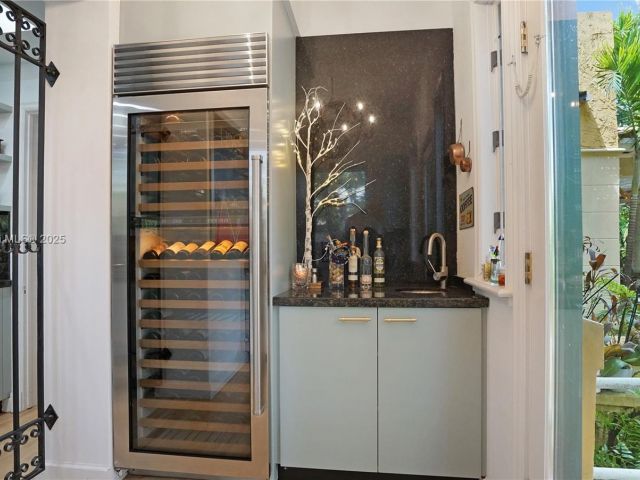 Продажа дома по адресу 2050 Alton Rd - фото 6147588